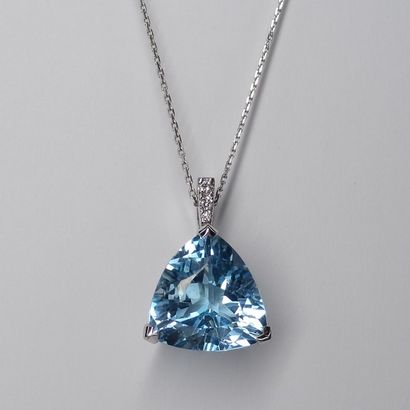 null 18k white gold pendant set with a Swiss Blue troïdia topaz weighing 7.50cts,...