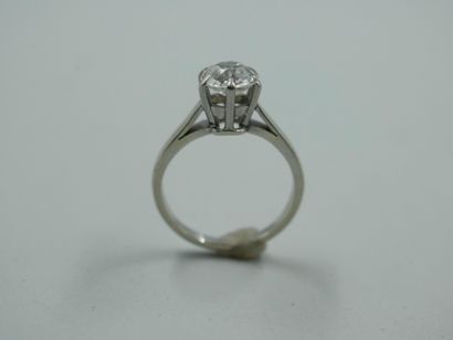 null Solitaire ring in platinum with a diamond of 1,20cts. 

PB : 3,40gr. TDD : ...