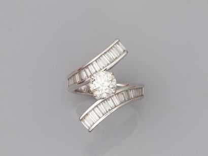 null 18k white gold cross ring set with a 1.51ct brilliant-cut diamond in J / SI2...