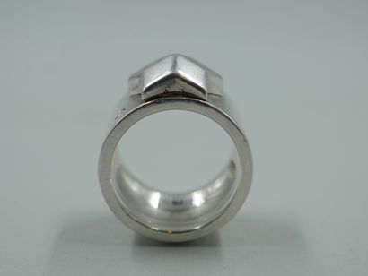 null FRED. Silver star ring set with a diamond. 

PB : 12,30gr. TDD 54.
