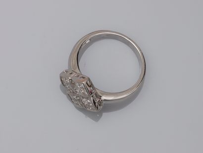 null Design ring in 18k white gold with quadrangular bezel composed of interlaced...
