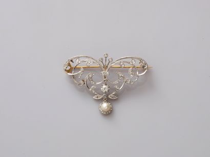 null 18k white and yellow gold scroll brooch set with old-cut diamonds and holding...