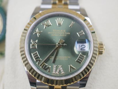 null 
ROLEX OYSTER PERPETUAL DATE JUST




Watch in steel and 18k yellow gold. Circular...