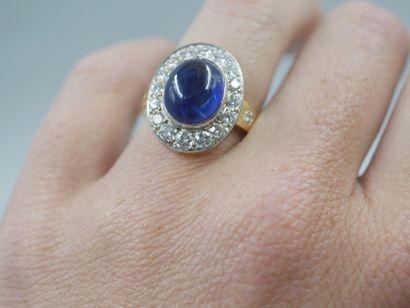 null 
18k yellow gold ring surmounted by a cabochon sapphire of approximately 7cts...