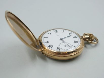 null HEFIK, Full Hunter. 

18k yellow gold gousset watch, circular case, signed white...