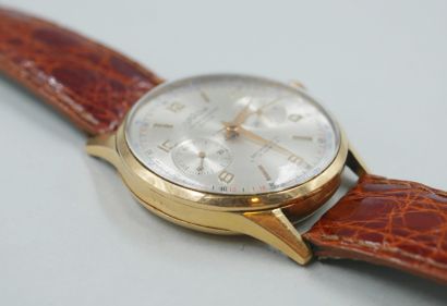 null ALMADIA

Montre chronographe Suisse en or jaune 18k, boitier circulaire, cadran...