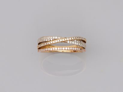 null Ring three 18k gold composed of three crossed lines set with diamonds. 

In...