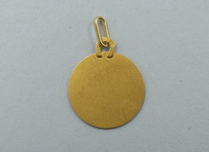 null Medal in 18k yellow gold.

Weight : 1,20gr