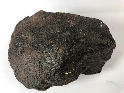  Météorite, Chondrite NWA. 
Météorite : Chondrite découverte dans le Nord-Ouest Africain...