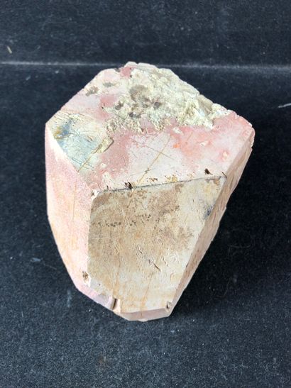  Orthose Madagascar. 
Monocristal rose d’Orthose, découvert dans les pegmatites de...