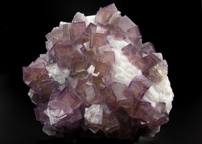 null Fluorite violette zonée à cœur jaune sur Quartz	

Yaogangxian, Hunan	, Chine

	14.3...