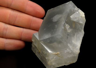 null Dolomite maclée

	Eugui, 	Espagne

	6 x 6 x 4.7 cm

Groupe de cristaux maclés...