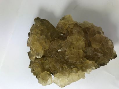  Tourmaline Elbaïte. 
Gerbe de cristaux de tourmaline elbaïte jusqu’à 8 cm de long...