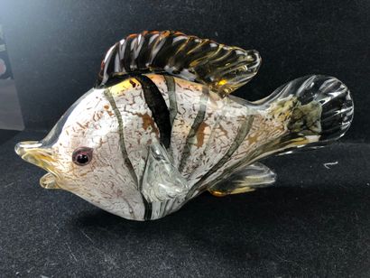 null Poisson verre.

Grand sujet en verre représentant un poisson.

24 x 13 x 9 ...