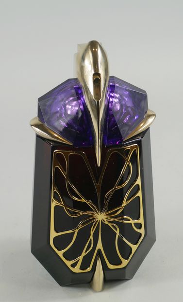 null THIERRY MUGLER "Alien

Exceptional bottle, series of collection, limited edition...