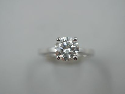 null Solitaire ring in 18k white gold set with a brilliant-cut diamond of 1,51cts...