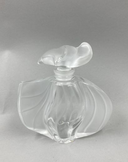 null LALIQUE France "Baptiste

Bottle in colorless and satiny crystal the body and...