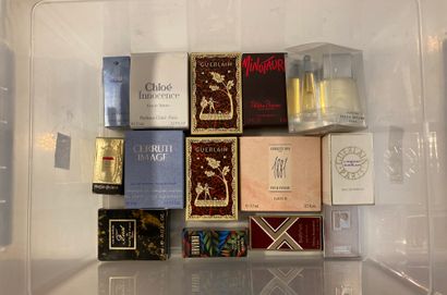 null Lot of about 60 homothetic miniatures with boxes and PDO. Including Guerlain...