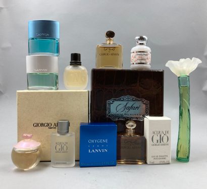 null Lot including 20 samples without boxes and two perfumes Polo Ralph Lauren Safari...