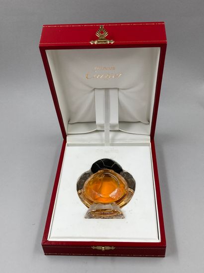 null CARTIER " Panthère " (Panther)

Crystal bottle, limited edition, containing...