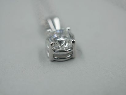 null Pendant in 18k white gold with a 1ct diamond of G color and SI2 clarity. With...