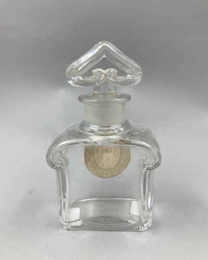 null GUERLAIN "Mitsouko

Baccarat crystal bottle, shoulder with scroll decoration....
