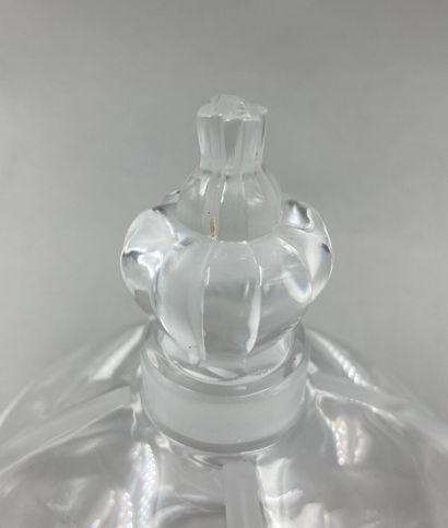 null LALIQUE FRANCE "Thais

Colorless crystal bottle with a round body and a satin...