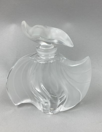 null LALIQUE France "Baptiste

Bottle in colorless and satiny crystal the body and...