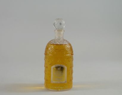 null GUERLAIN " N°68

Glass bottle with colorless bees, titled "N°68", limited edition,...
