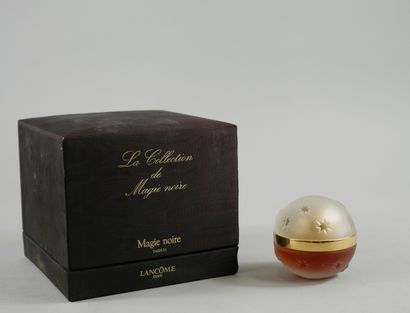 null LANCOME " Magie Noire " (Black Magic)

Magic sphere bottle in brass and frosted,...