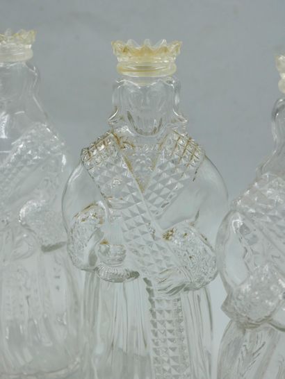 null ROGER GALLET.

Set of 3 molded glass bottles: one "King" and two "Queen" bottles....