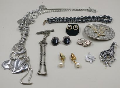 null Lot of silver and metal costume jewelry including necklaces (including hematite),...