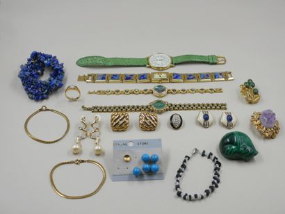 null Lot of costume jewelry including watches, brooches, bracelets, clips and earrings...
