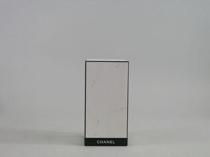 null CHANEL « 28 La Pausa »

Série exclusive limitée de la boutique Chanel.

Flacon...