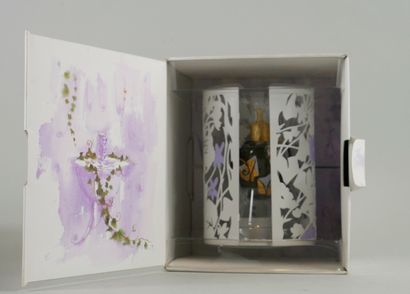 null LOLITA LEMPICKA

Set of 3 boxes: a kiosk with its eau de parfum spray 50ml,...
