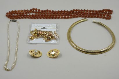 null Lot of costume jewelry including necklaces including a Tubogaz, a brooch and...