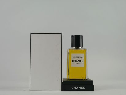 null CHANEL « Bel Respiro »

Série exclusive limitée de la boutique Chanel.

Flacon...