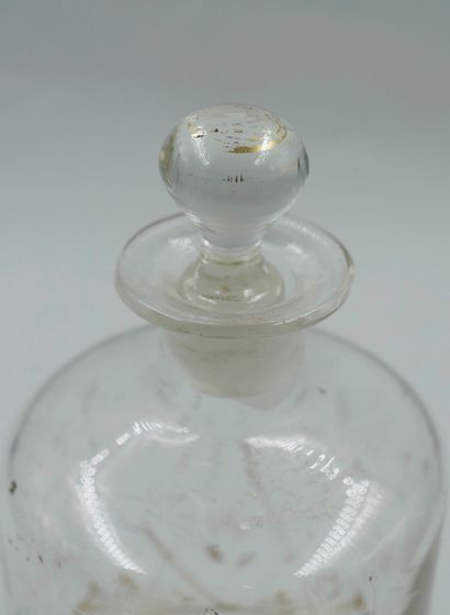 null Flacon ancien en verre doré, XIXè siècle. 

(La dorure est partiellement ef...
