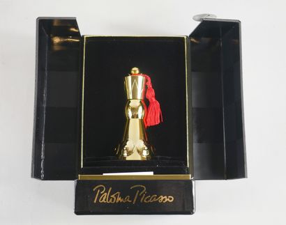 null PALOMA PICASSO

Lot including a bottle "The Queen of Christmas", featuring a...