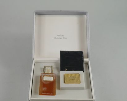 null CHRISTIAN DIOR "Miss Dior

Box containing a glass spray bottle EDT 50ml, and...