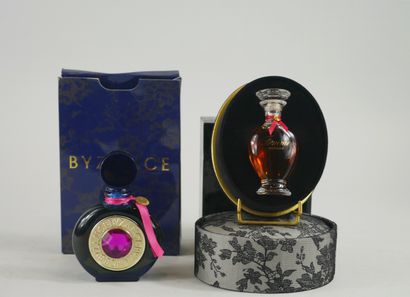null ROCHAS

Lot including " Woman ", glass bottle, perfume extract 25ml in its oval...