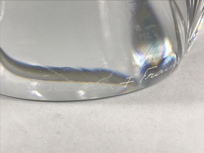null DAUM

Crystal tulip vase with wavy neck 

Signed at the point on the base 

Height...