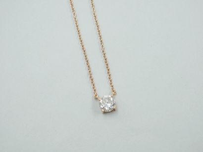 null Necklace in 18k rose gold with a brilliant-cut diamond of 1.20cts. 

PB : 3,30gr....
