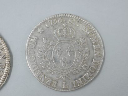 null LOUIS XV (1715-1774). Ecu au bandeau, Bayonne 1766 (Dr. 747). LOUIS XVI (1774-1792)....