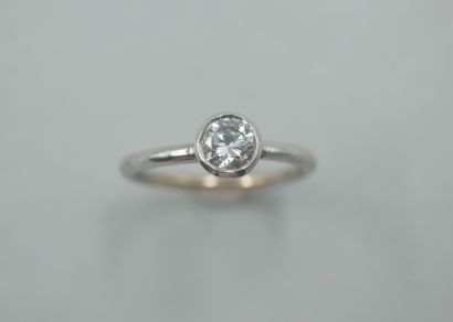 null 
Solitaire ring in 18k white gold centered with a 0.51ct diamond, H color, VS2...