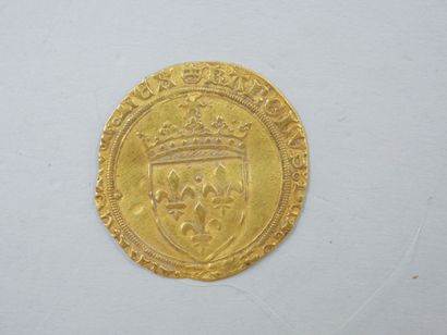  CHARLES VIII (1483-1498). Ecu d’or à la couronne. 1ère ém. Saint-Lô. (Dy. 575)....