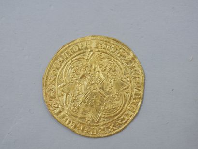  CHARLES V (1364-1380). Franc à pied. (L. 371 ; Dy. 360A). Or. 3,76 g. Trace de pli....