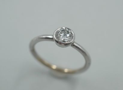 null 
Solitaire ring in 18k white gold centered with a 0.51ct diamond, H color, VS2...