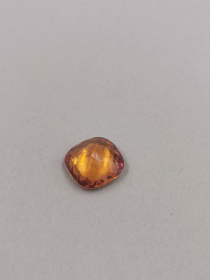 null Saphir orange de 12,90cts de Tanzanie. 

Certificat du laboratoire AGSL.