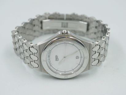 null 
FRED. 

Montre bracelet en acier modèle La Tigresse, cadran rond, à boucle...